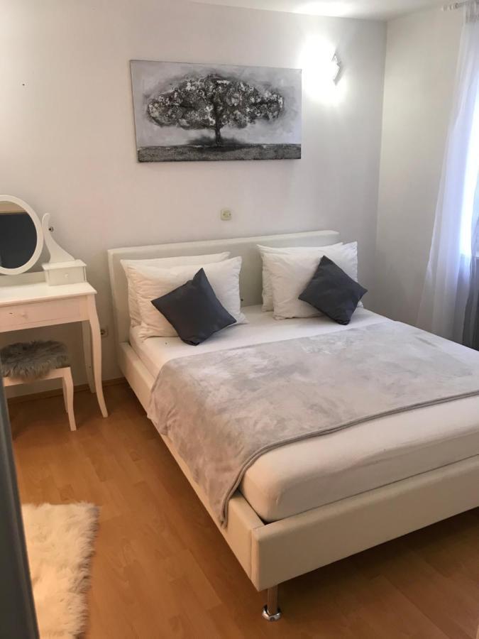 Apartament House Niko