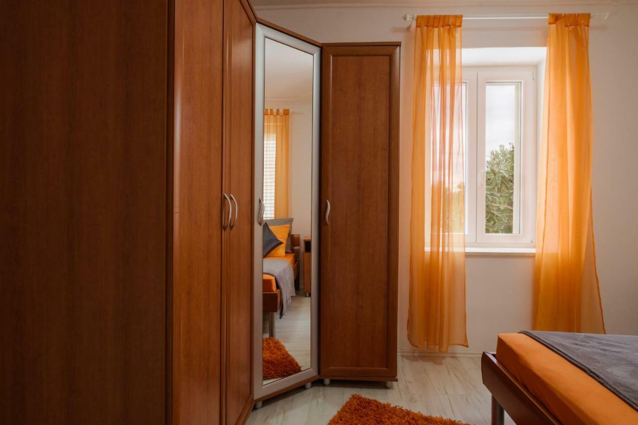 Apartament House Niko